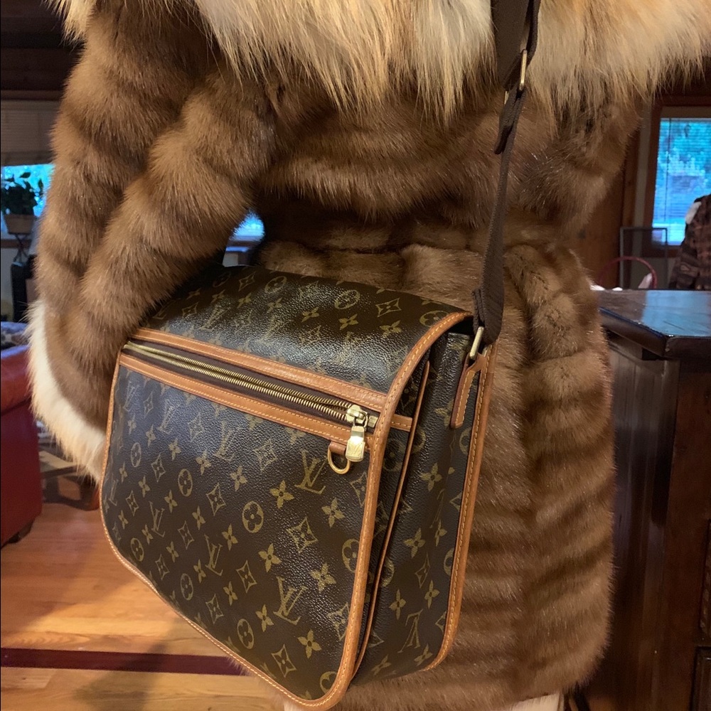 ❌SOLD ❌💚FAB LV BESPHORE GM Messenger Man/Women💚 - Picture 5 of 8